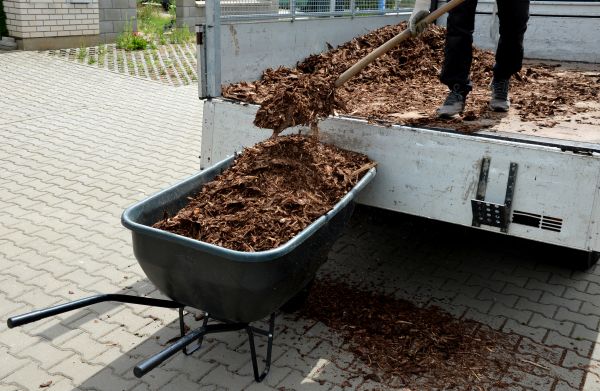 Bulk Mulch Delivery in Englewood