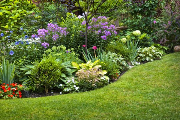 Flower Bed Service in Englewood