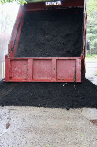 Topsoil Service in Englewood