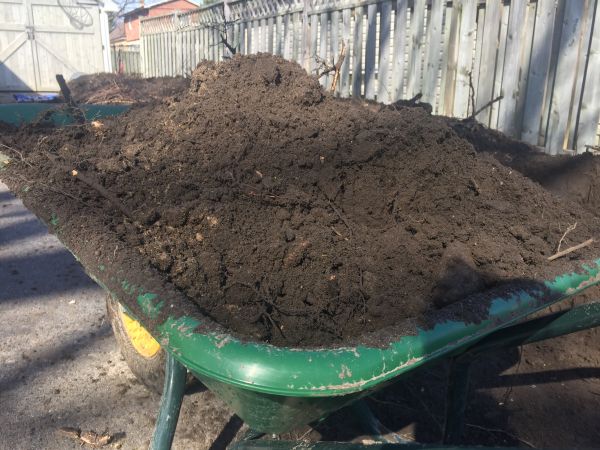Residential Dirt Delivery in Englewood