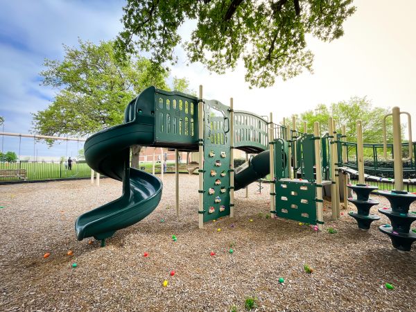Playground Mulch Service in Englewood